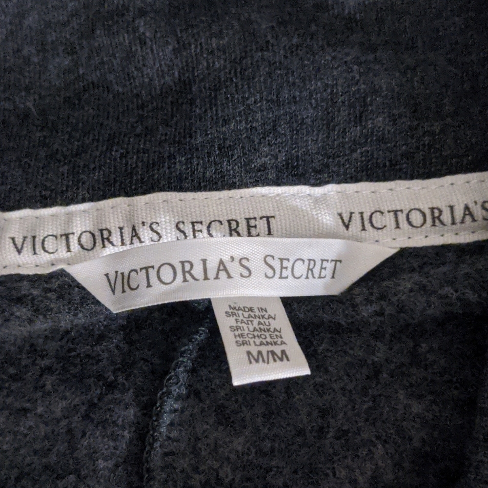 Victoria Secrets women's pullover - Picture 4 of 8